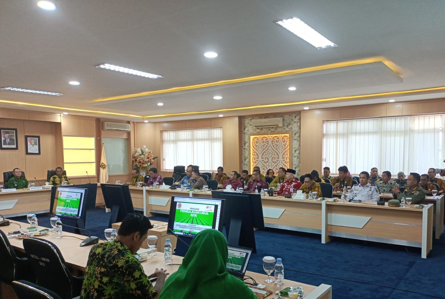 Dinas Tanaman Pangan dan Hortikultura Kabupaten Paser memfasilitasi tim verifikasi Satyalancana Wira Karya